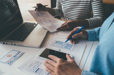 Uygulama planlaması ve şablon düzeni, cep telefonu için çerçeve geliştirme yaratıcı Web Tasarımcısı. Kullanıcı deneyimi (Ux) kavramı.