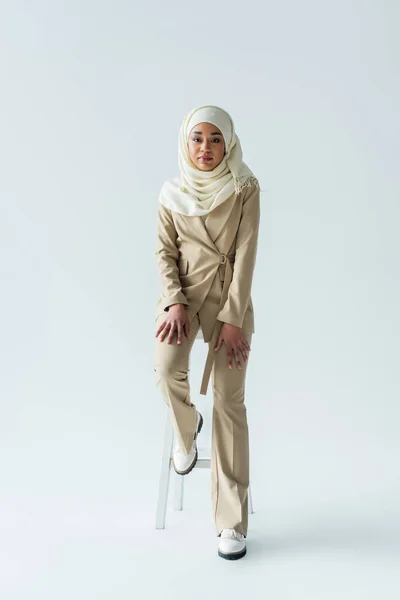 Full Length Stylish Muslim Woman Hijab Sitting Stool Grey — Stock Photo, Image