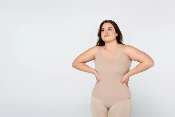 Güzel Vücut Pozitifliği Olan Bir Kadın Gri Kalçalar Üzerinde Ele — Stok fotoğraf