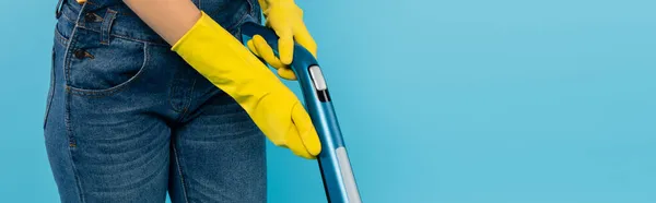 Cropped View Housewife Yellow Rubber Gloves Using Vacuum Cleaner Isolated — Stock Photo, Image