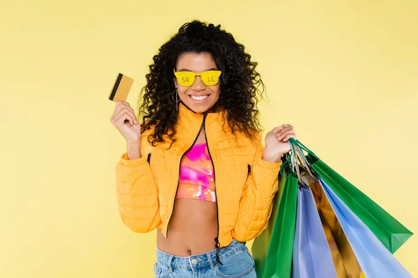 Cheerful African American Young Woman Sunglasses Sale Lettering Holding Shopping — Stock Photo, Image