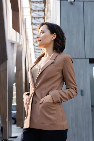 Young Woman Looking Away While Standing Hands Pockets Beige Blazer — Stock Photo, Image