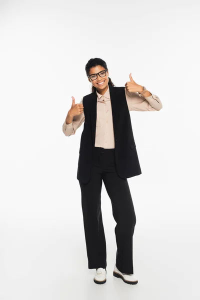 Full Length Smiling African American Businesswoman Showing Looking Camera White — Stock Photo, Image