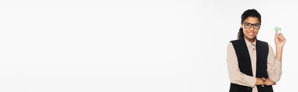 Mosolygó Afro Amerikai Üzletasszony Szemüvegben Fehér Zászlón Elszigetelt Optikával — Stock Fotó
