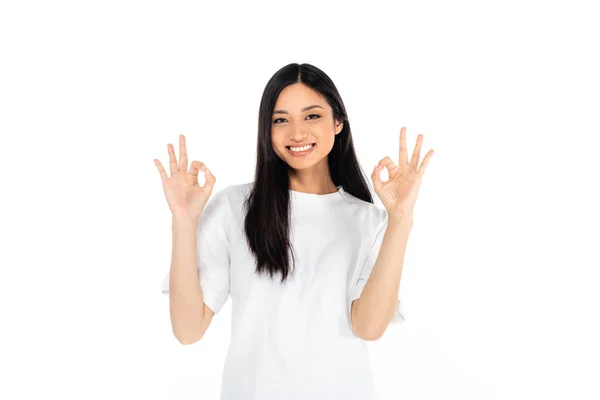 Feliz Asiático Mujer Mostrando Signos Mirando Cámara Aislado Blanco — Foto de Stock