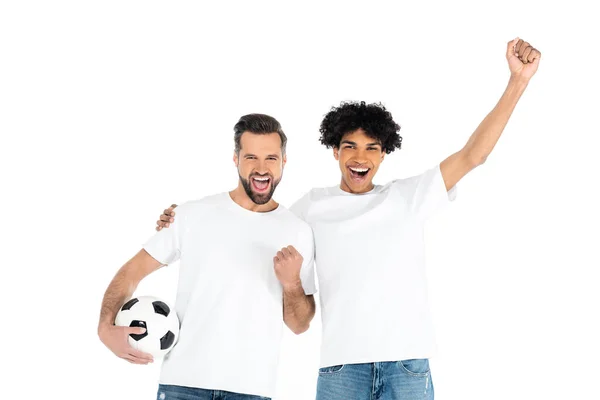 Entusiastas Del Deporte Multiétnico Emocionados Con Pelota Fútbol Gritando Mostrando —  Fotos de Stock