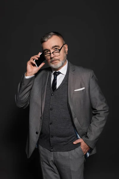 Senior Businessman Standing Hand Pocket Talking Mobile Phone Dark Grey — стоковое фото