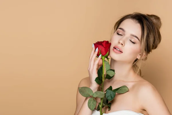 Sensual Woman Closed Eyes Red Rose Perfect Face Isolated Beige — Stock Photo, Image