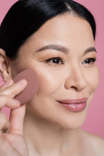 Close View Asian Woman Applying Face Foundation Blurred Beauty Blender — Stock Photo, Image