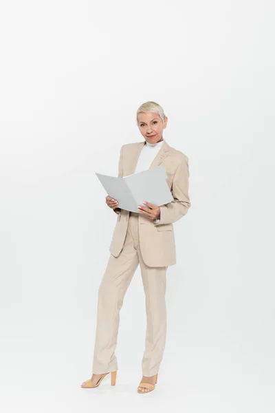 Full Length Elderly Businesswoman Holding Paper Folder Looking Camera Grey — Stock Photo, Image