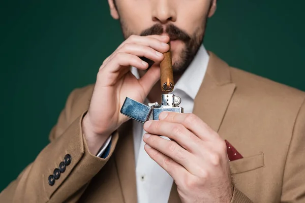 Vista Parcial Del Hombre Con Bigote Sosteniendo Cigarro Cerca Encendedor —  Fotos de Stock