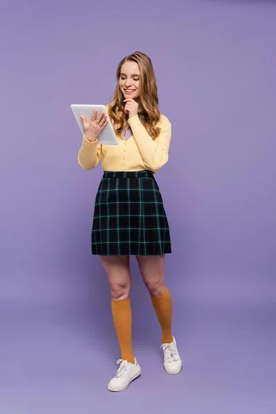 Full Length Happy Young Woman Using Digital Tablet Purple — Stock Photo, Image