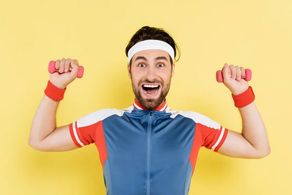 Cheerful Sportsman Holding Dumbbells Looking Camera Isolated Yellow — Stock Photo, Image