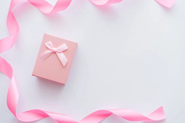 Top View Gift Box Ribbon White — Stock Photo, Image