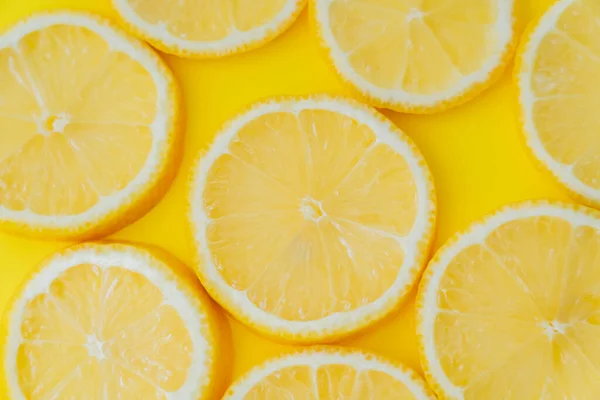 Top View Sliced Lemon Yellow Background — Stok fotoğraf