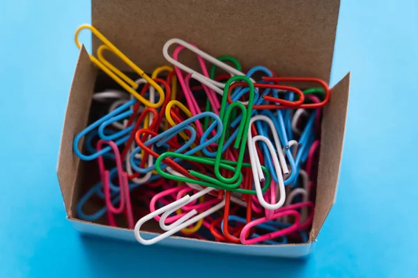 Close View Box Colorful Paper Clips Blue — Stock Photo, Image