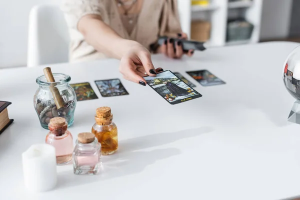 Kyiv Ukraine February 2022 Cropped View Medium Holding Tarot Card — Stock Photo, Image