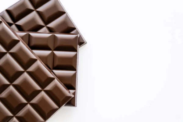 Bovenaanzicht Van Pure Chocoladerepen Geïsoleerd Wit — Stockfoto