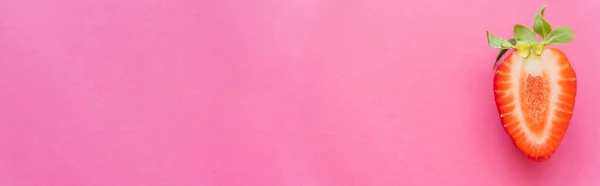 Top View Natural Cut Strawberry Pink Background Banner — Stock Photo, Image