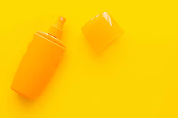 Top View Sunscreen Cup Yellow Background — Stock Photo, Image