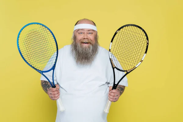 Memnun Oldum Ayrıca Sakallı Tenis Raketi Tutan Sarı Tenli Adam — Stok fotoğraf