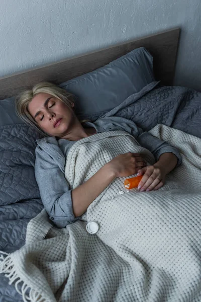 High Angle View Depressed Blonde Woman Menopause Sleeping Pills Bed — Stock fotografie
