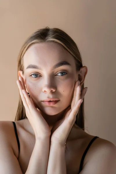 Portrait Woman Natural Makeup Touching Face Perfect Skin Isolated Beige — Stockfoto