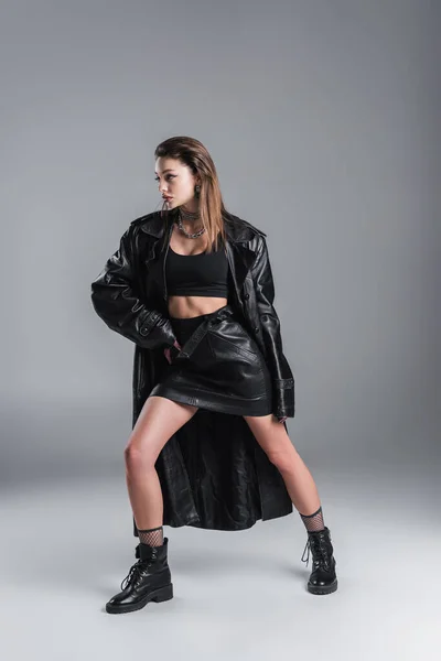 Full Length Trendy Woman Leather Skirt Coat Posing Hand Hip — Zdjęcie stockowe