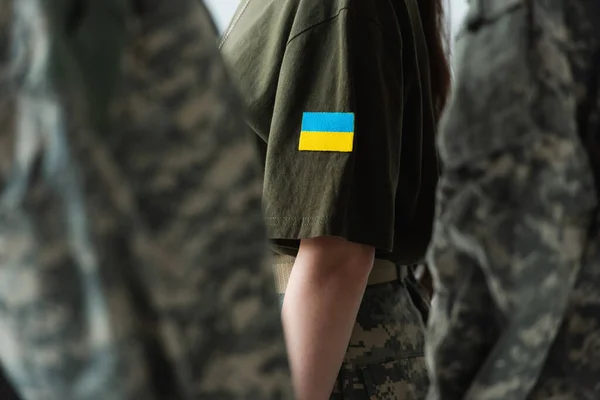 Cropped View Servicewoman Ukraining Flag Chevron Standing Soldiers Isolated Grey — Foto de Stock