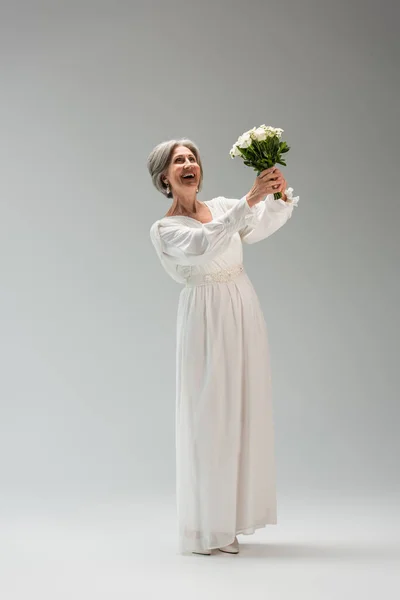 Full Length Excited Middle Aged Bride White Dress Holding Wedding — ストック写真