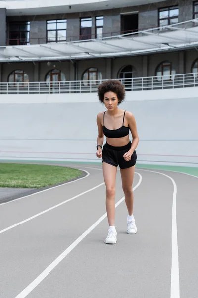 African American Sportswoman Running Track Stadium — Foto de Stock