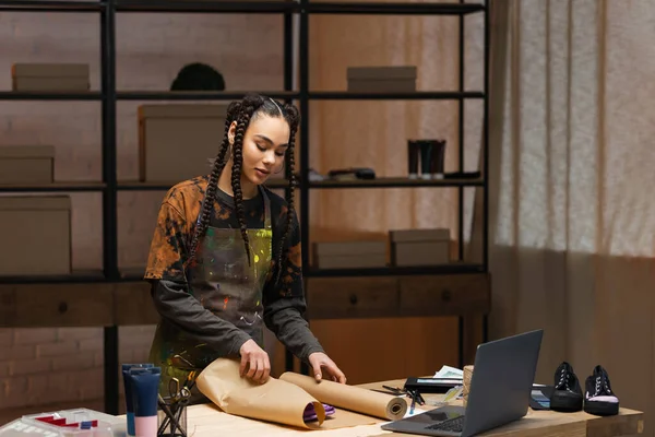 African American Designer Packaging Clothes Workshop — Stock Photo, Image