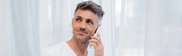 Happy Man Talking Cellphone Home Banner — Stock Photo, Image