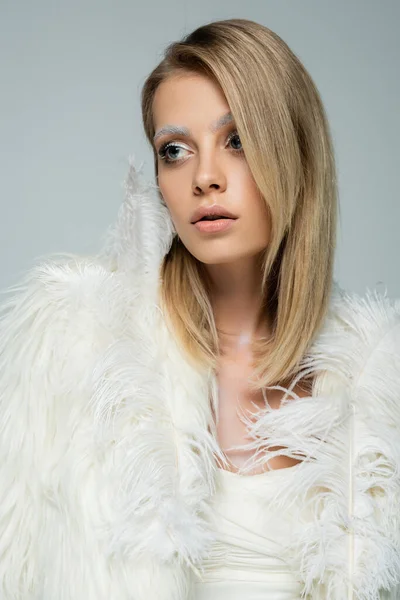 Young Model Stylish Faux Fur Jacket White Feathers Looking Away — Stock Photo, Image