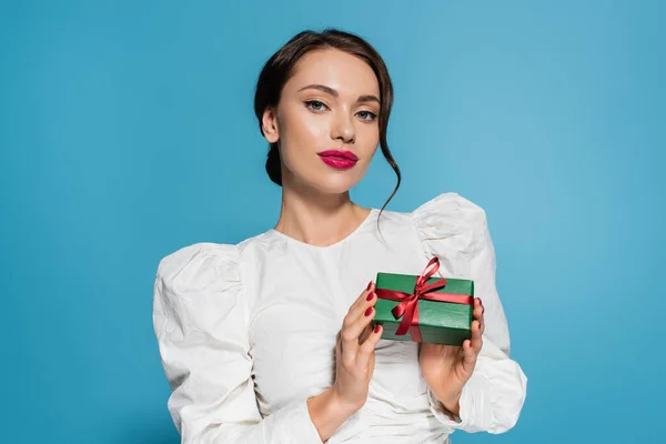 Brunette Young Woman White Blouse Holding Wrapped Present Pooing Camera — Stock Photo, Image