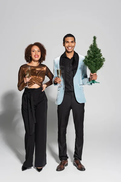 Full Length Elegant Stylish African American Couple Champagne Small Christmas — Stock Photo, Image