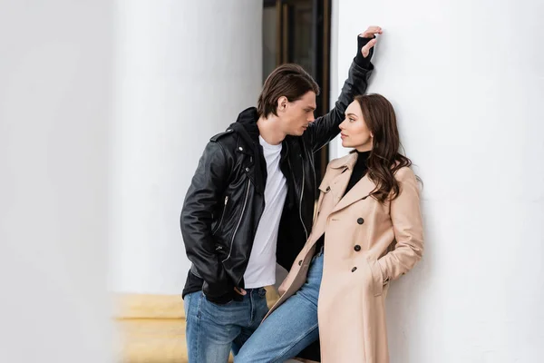 Young Man Stylish Jacket Flirting Pretty Woman Beige Trench Coat — Stock Photo, Image
