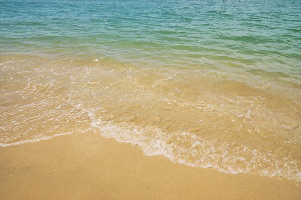 The beach with a blue sky and clouds. — Stock Photo, Image