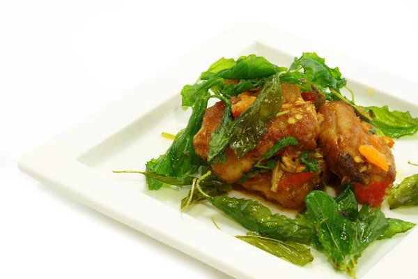 Costillas de cerdo fritas de albahaca . — Foto de Stock