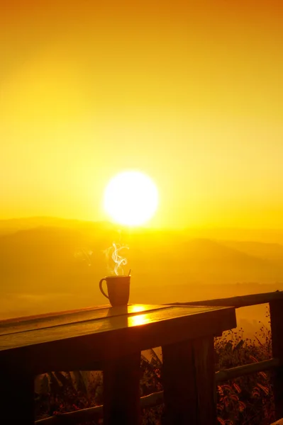 Café de la mañana y amanecer — Foto de Stock