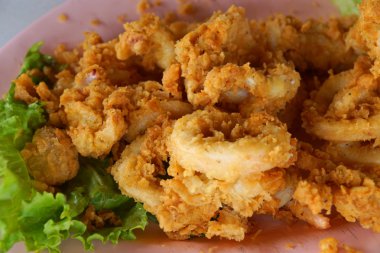 Kızarmış Calamari Halkaları