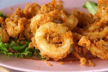 Kızarmış Calamari Halkaları