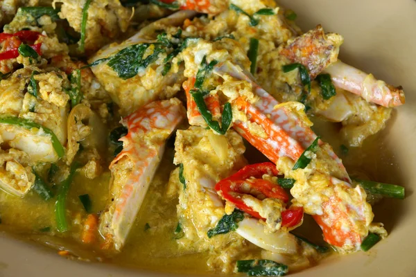 Rörs friterad krabba med vitlök, peppar, curry pulver. — Stockfoto