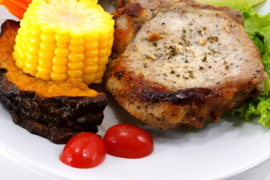 domuz biftek ve sebze.