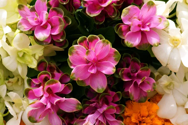 Flower arrangement at the wedding ceremony — Stock Photo, Image