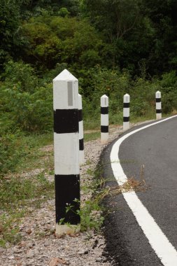 eğri yollar taş koruma.