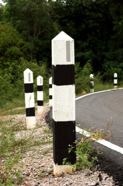 eğri yollar taş koruma.