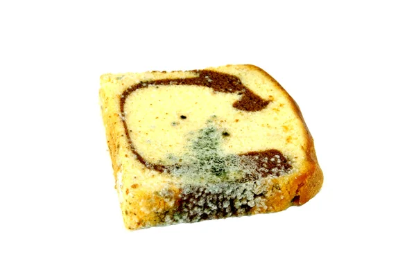Beschimmeld gesneden brood brood op een witte achtergrond. — Stockfoto