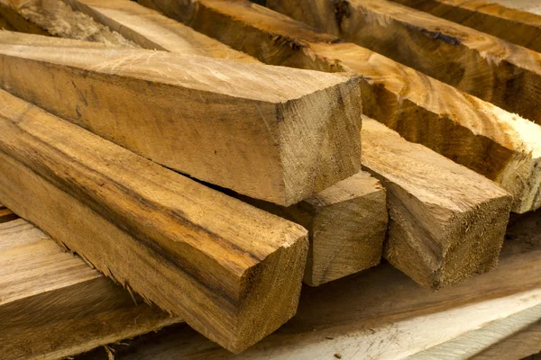 ahşap mobilya yapımı için.