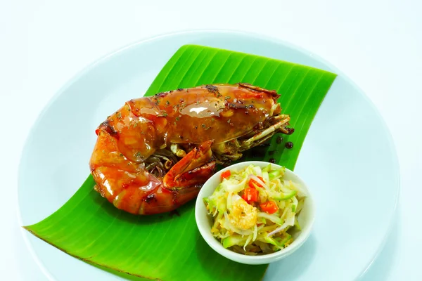 Large sweet shrimp with honey and mango salad. — Stock Photo, Image